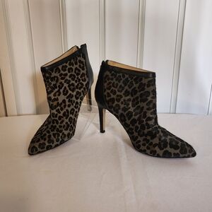 Adrienne Vittadini Black Av-Nyla Black Leopard Calf Hair Ankle Booties Size 7